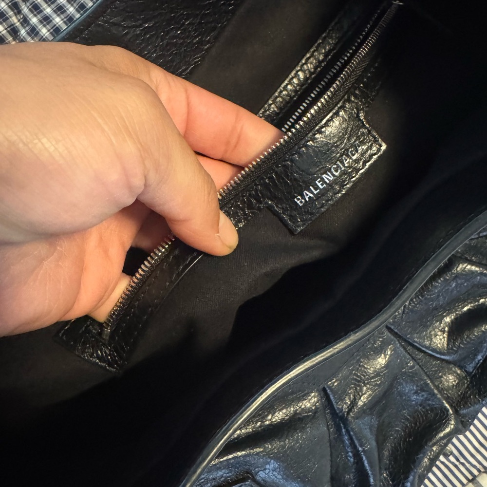 Balenciaga Black Leather Large Le Cagole - Picture 7 of 11
